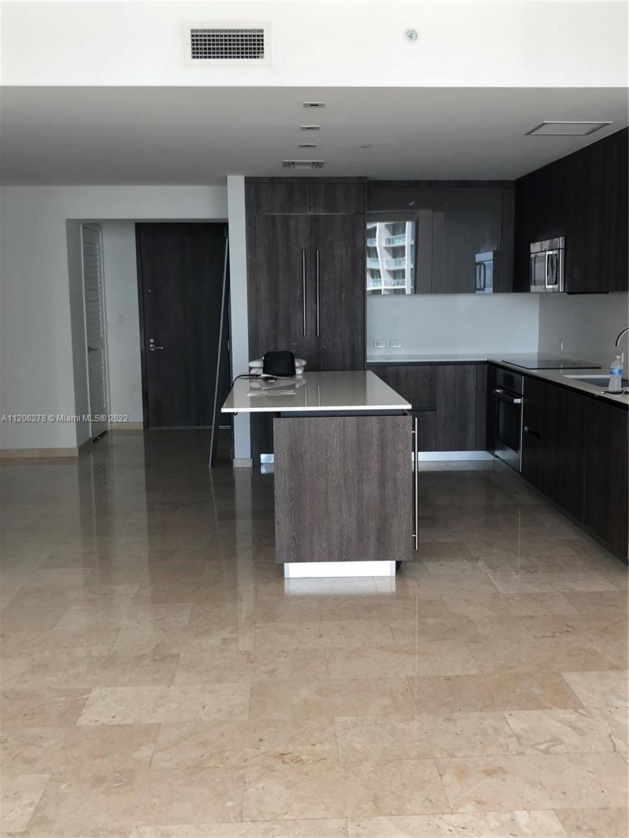 Beautiful and elegant 2 Bedroom 2 - 1/2 Bath at Reach at Brickell City Centre. Enjoy of all the stat