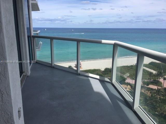 OCEANFRONT LUXURY BUILDING WITH SPECTACULAR OCEAN, BAY & CITY VIEWS FROM EVERY ROOM. SPACIOUS PATIO 