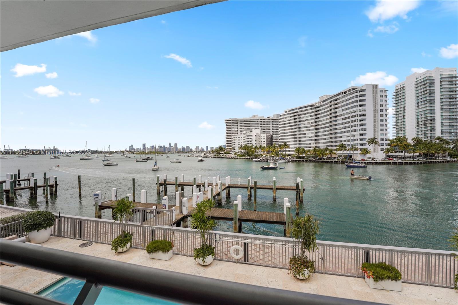 Luxury Bayfront unit, remodeled, Plus nice covered terrace overlooking the bay and panoramic views o