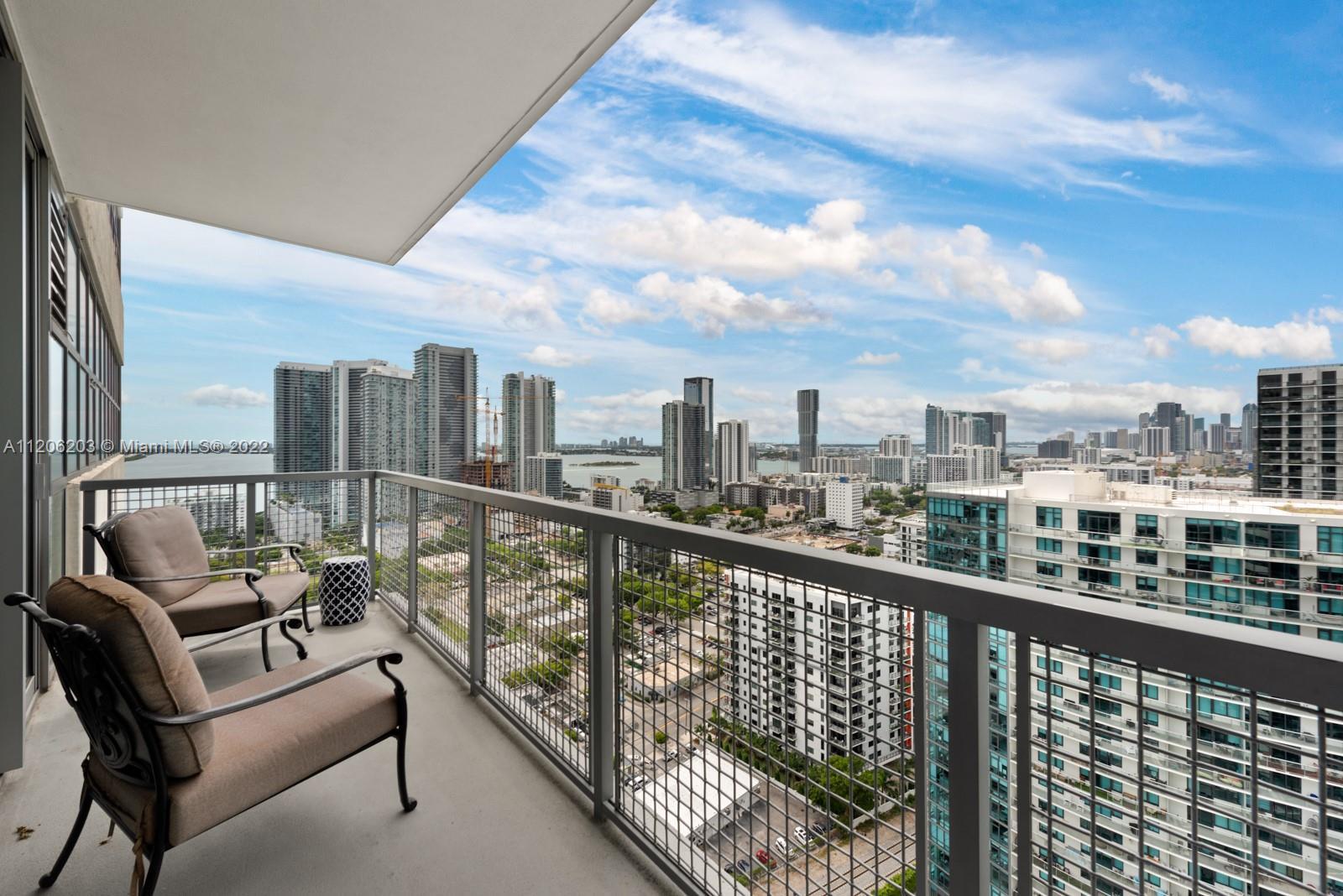A Floor-to-ceiling 2 Bedrooms + 2 Full Bathrooms condo in the heart of Midtown, an urban design that