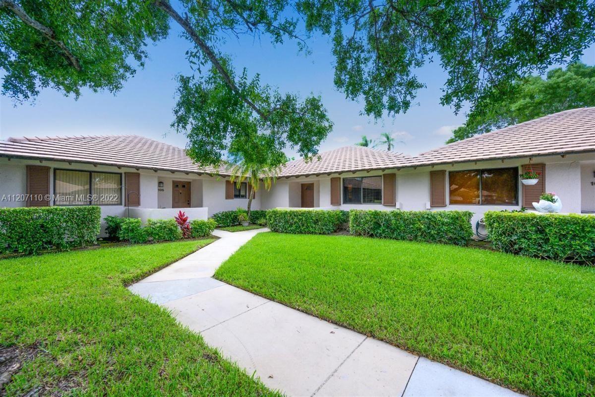 Photo of 106 Club Dr in Palm Beach Gardens, FL