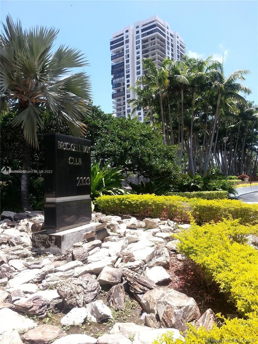 Best opportunity at Brickell Bay Club. Spacious 3 bedrooms and 2 baths corner unit, Enjoy lifestyle 