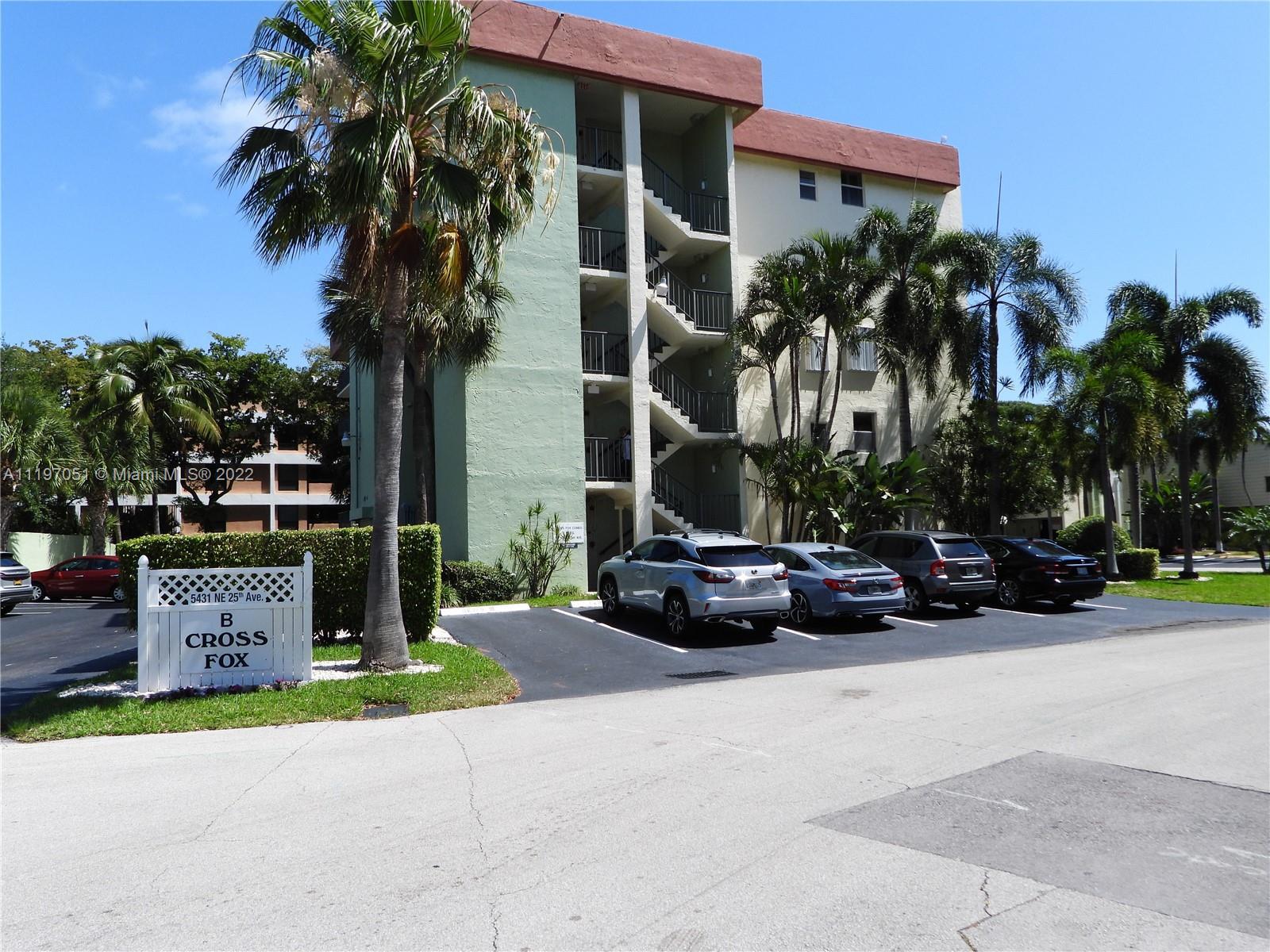 Welcome to Cross Fox! Located in The Landings of Fort Lauderdale - this top floor corner unit is Eas
