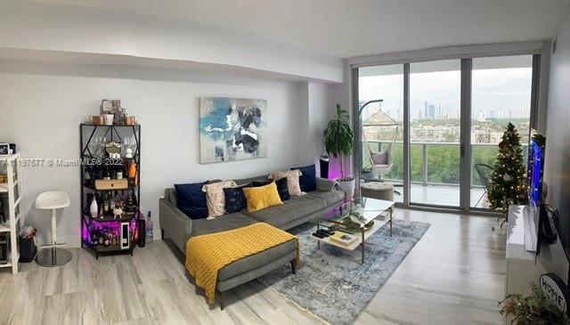Photo of 16385 Biscayne Blvd #1118 in North Miami Beach, FL