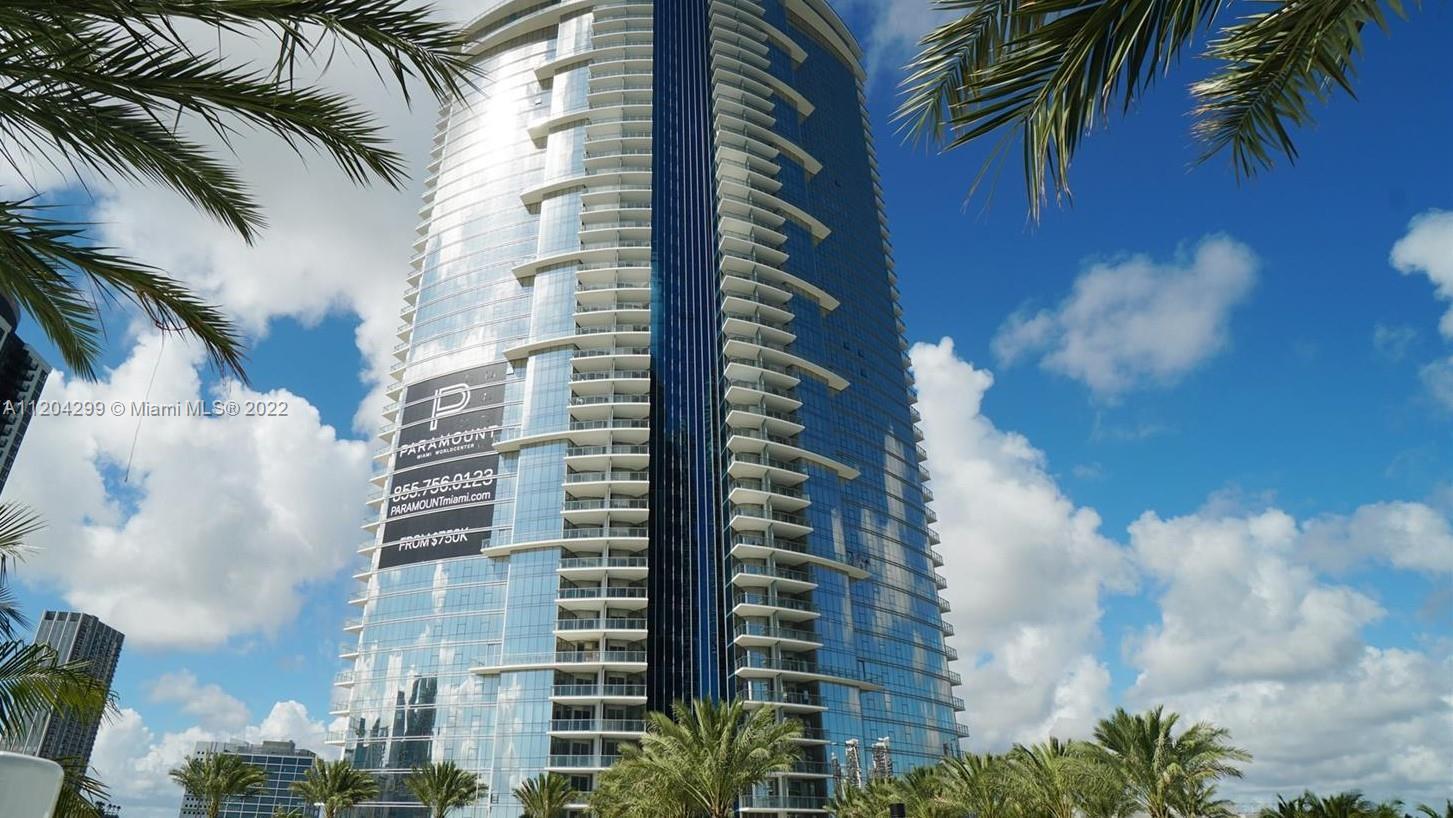 Perfect location In Hard Downtown Miami World Center HIGH CEILINGS 10' WITH A FLOOR TO CEILING WINDO