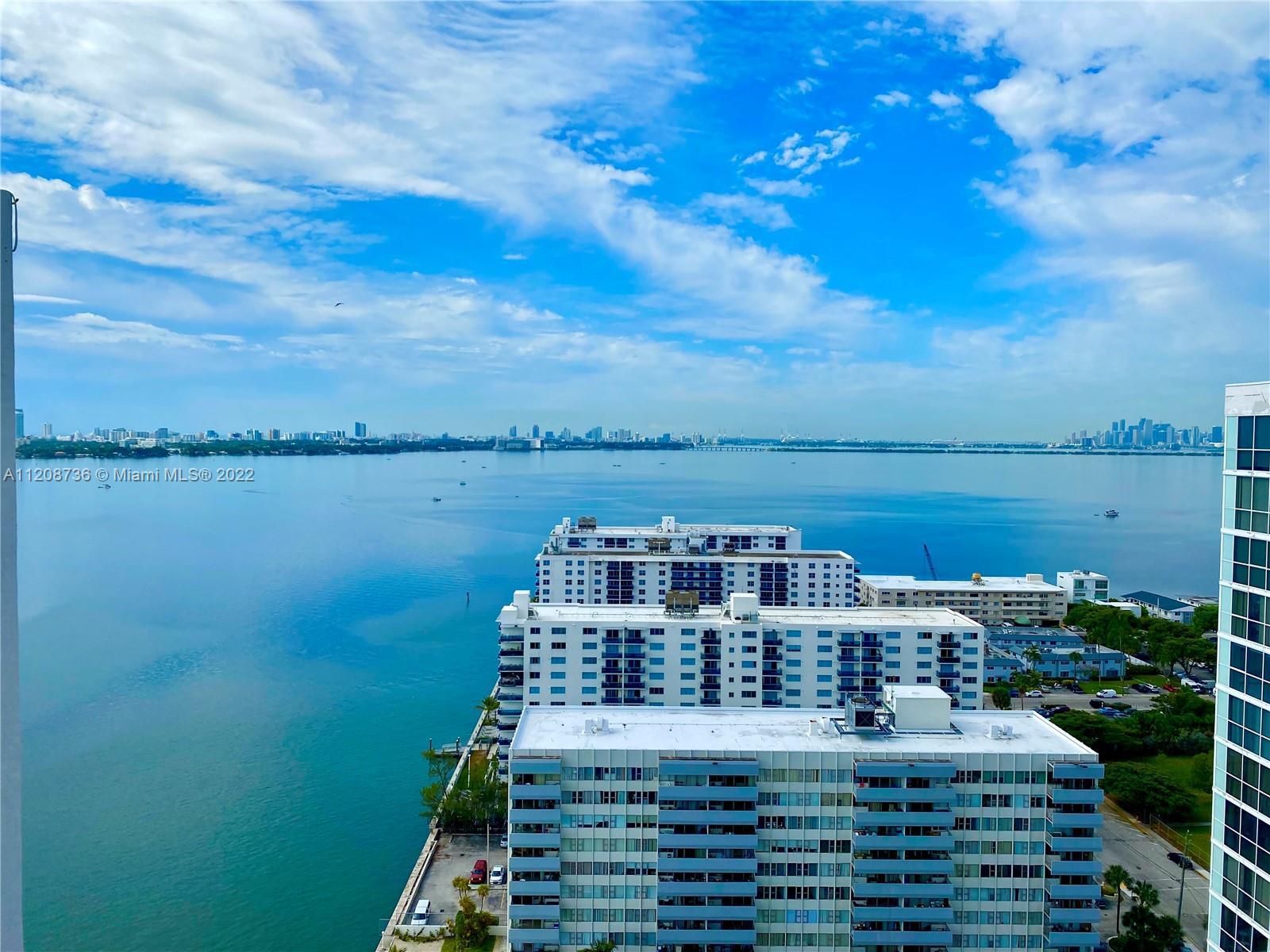 SPACIOUS CORNER PENTHOUSE UNIT WITH VIEWS OF SOUTH BEACH AND BRICKELL.
TENANT'S LEASE EXPIRES THIS 
