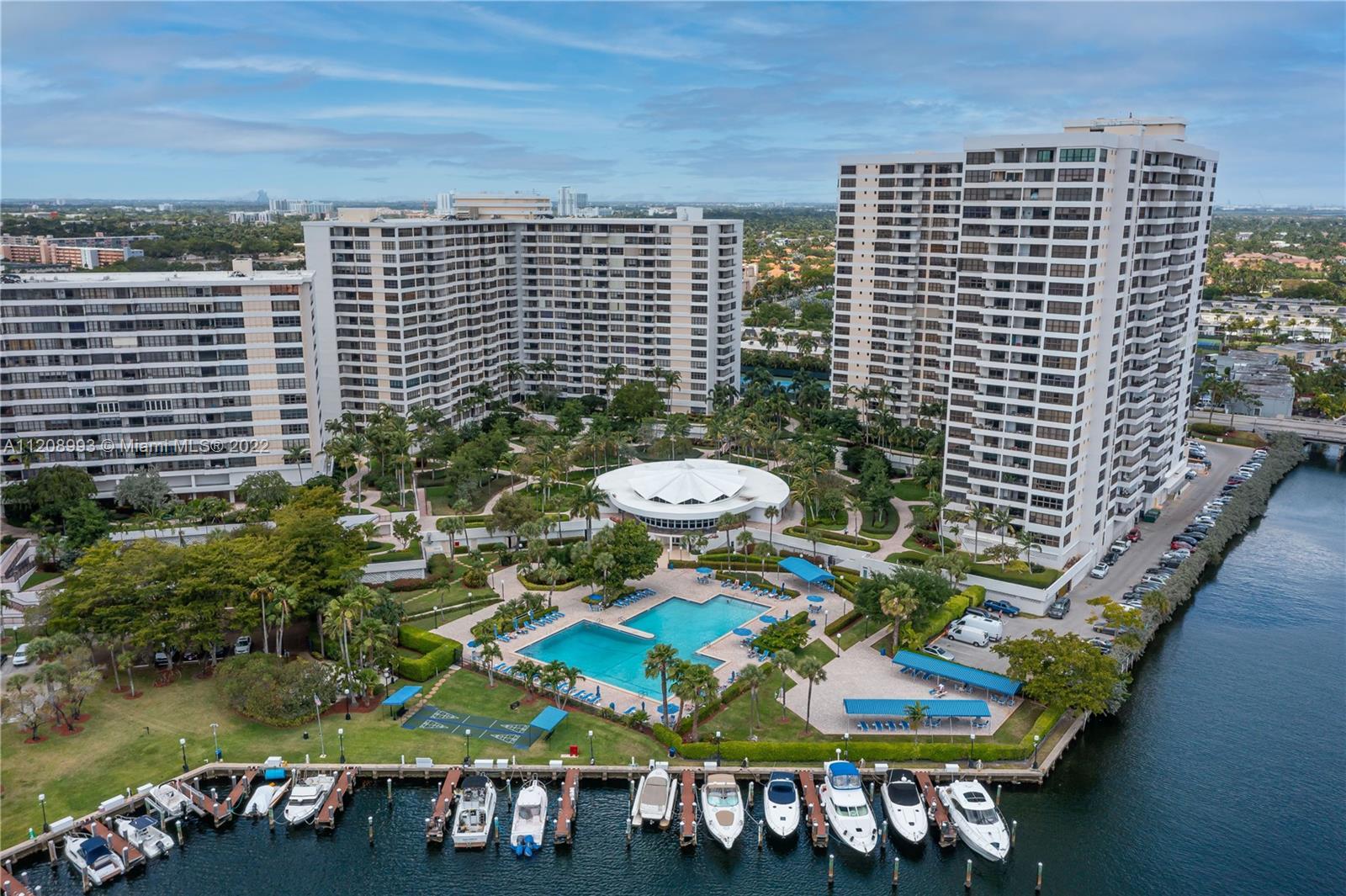 Vacant 2/2 furnished apt. with beautiful intracoastal and marina water views. Large bedrooms with pl