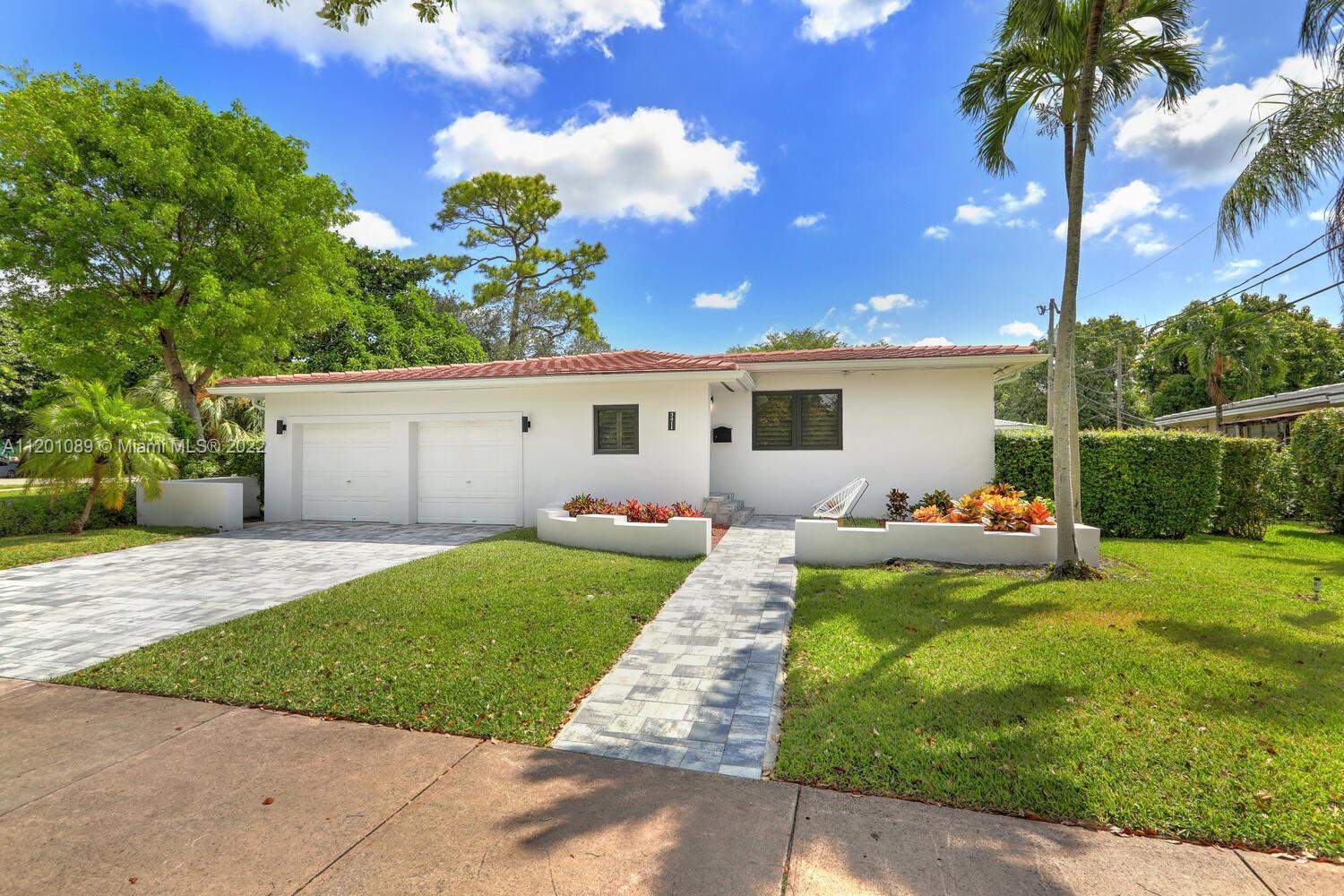 Photo of 3411 Riviera Dr in Coral Gables, FL