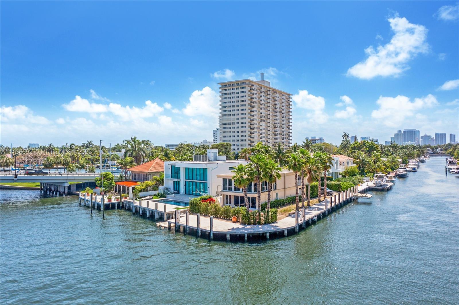 Rare and one of a kind point lot is within close proximity to Fort Lauderdale's famous Las Olas Boul