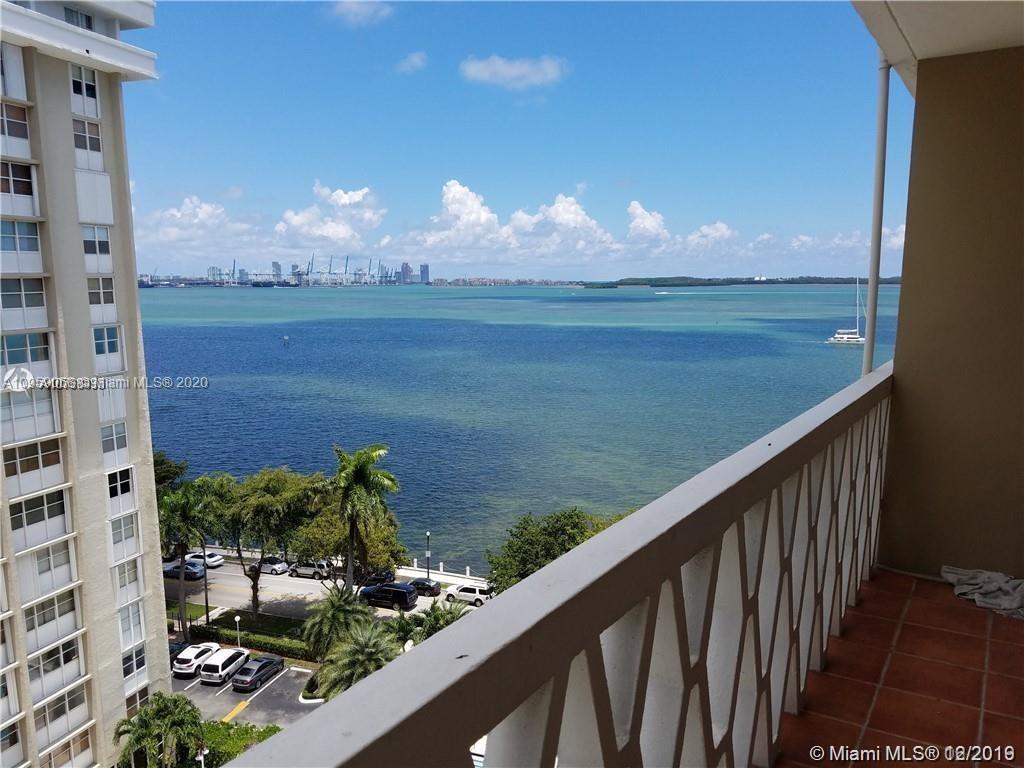 beautiful studio in the heart of brickell , great view to the bahia from 11 floor, the unit is rented and remain several months       seller chose the title company. WE GOING TO SHOW IT SINCE MAY 12
FOR THE ASSOCIATION RULE , THE APARTMENT CAN NOT BE RENTED FROM NOW AND ON

SELLER CHOOSE THE TITLE COMPANY