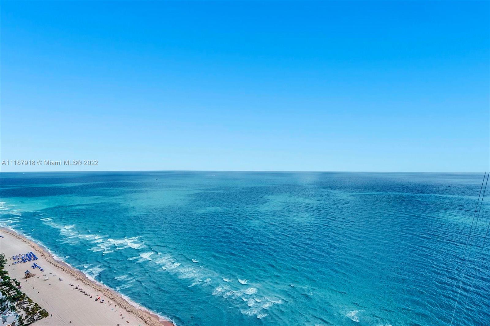 Spectacular 3 Bedrooms 3.5 Bathrooms Trump Royale with Open Floor Plan in the Heart of Sunny Isles B