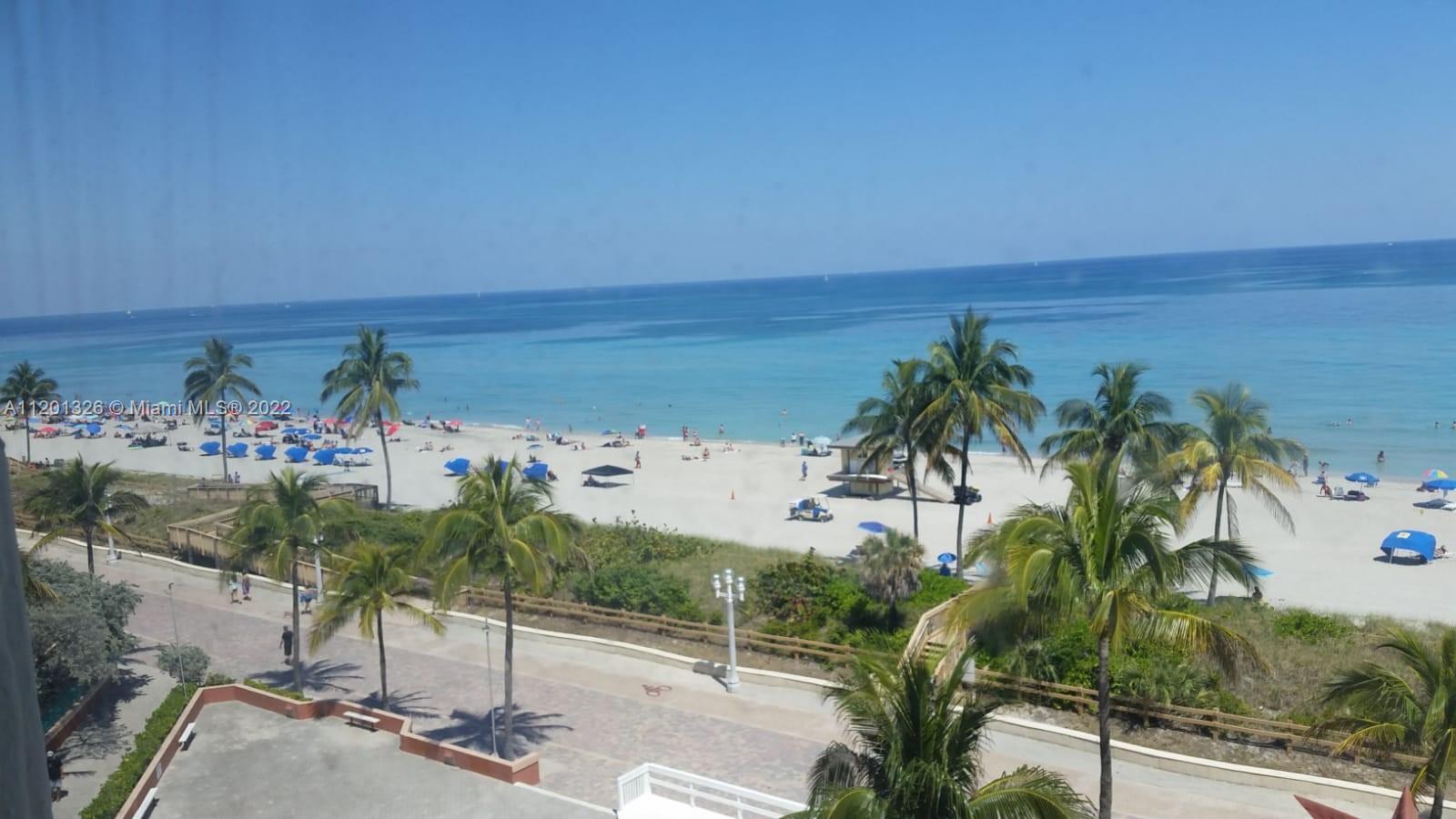 Spacious Unit in the best location of Hollywood Beach Resort. Direct access to the beach from the bu
