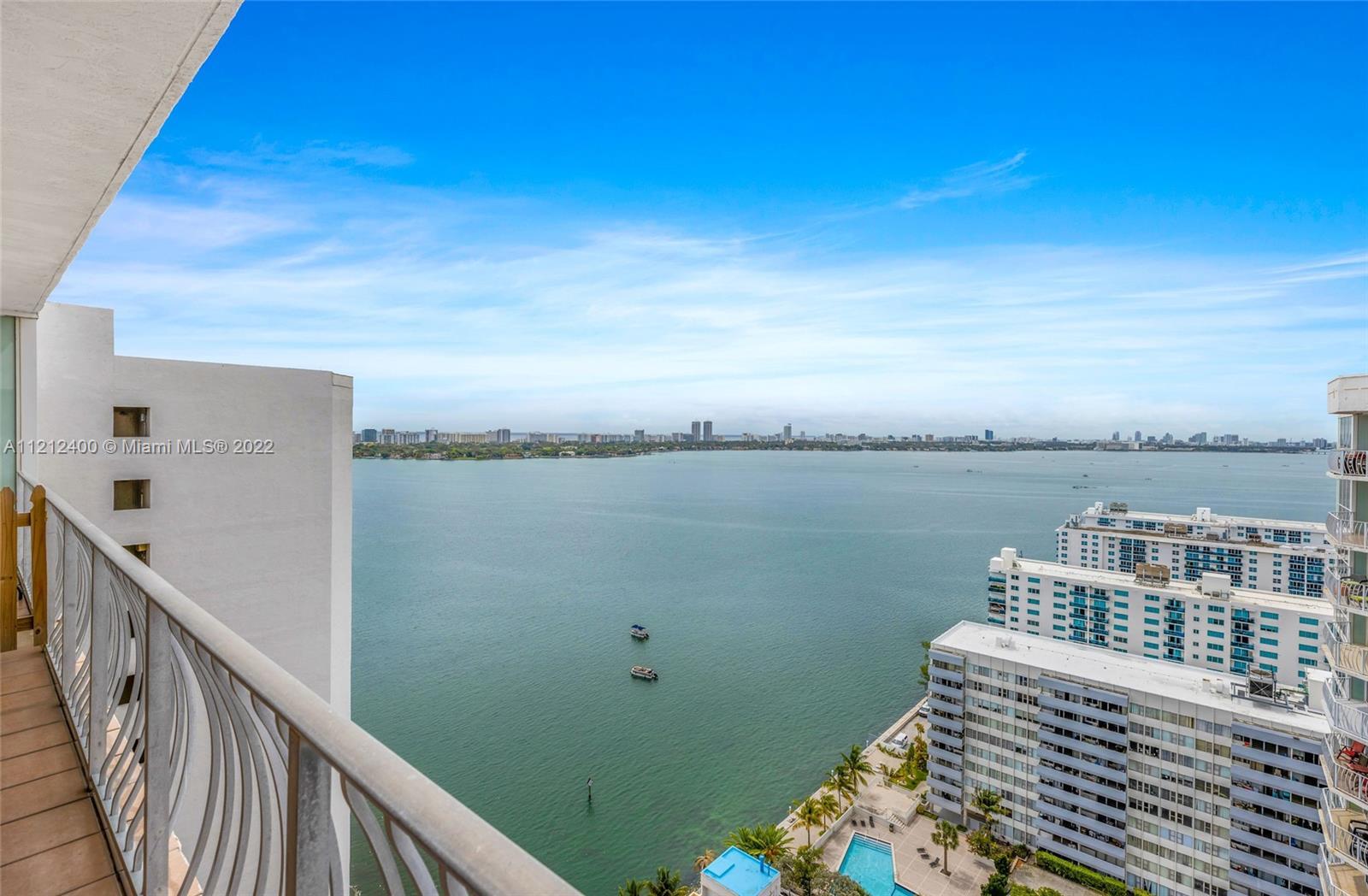 Breathtaking direct views of the Bay, Intercostal, and Miami Beach skyline from this high Pent House