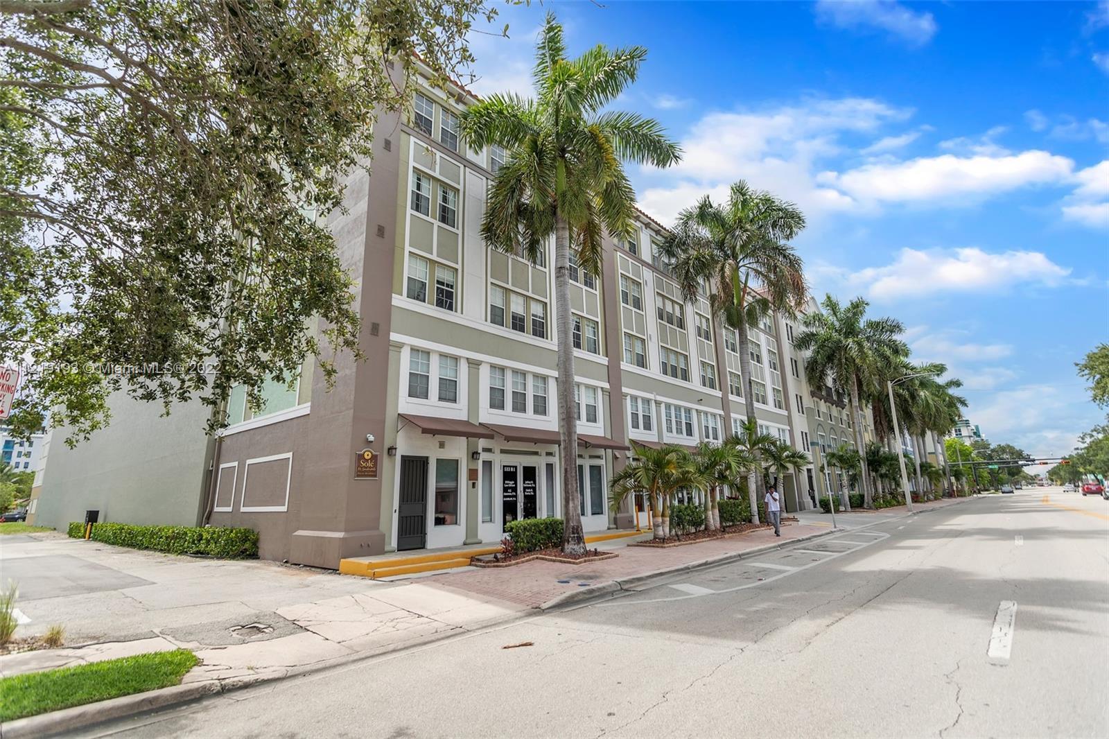 Step inside this modern, cozy home located in Flagler Village only blocks to Las Olas Blvd Downtown 