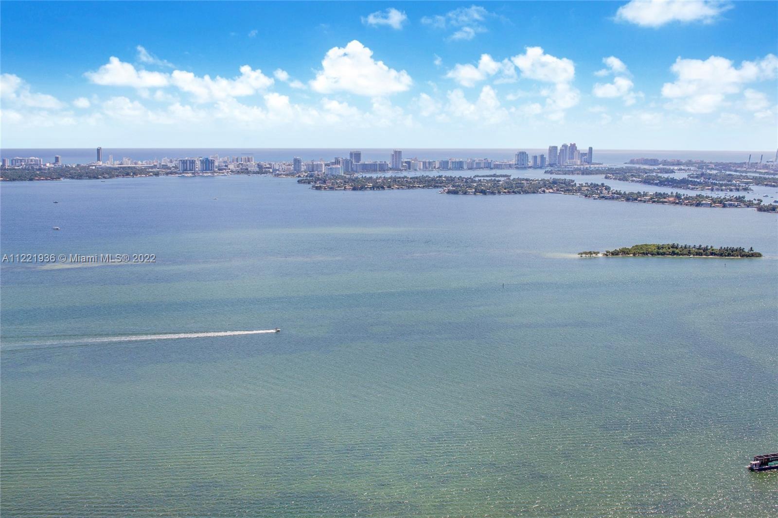 NE CORNER UPGRADED PENTHOUSE WITH INCREDIBLE 180 DEGREE PANORAMIC VIEWS OF BISCAYNE BAY; 4 BEDROOMS/
