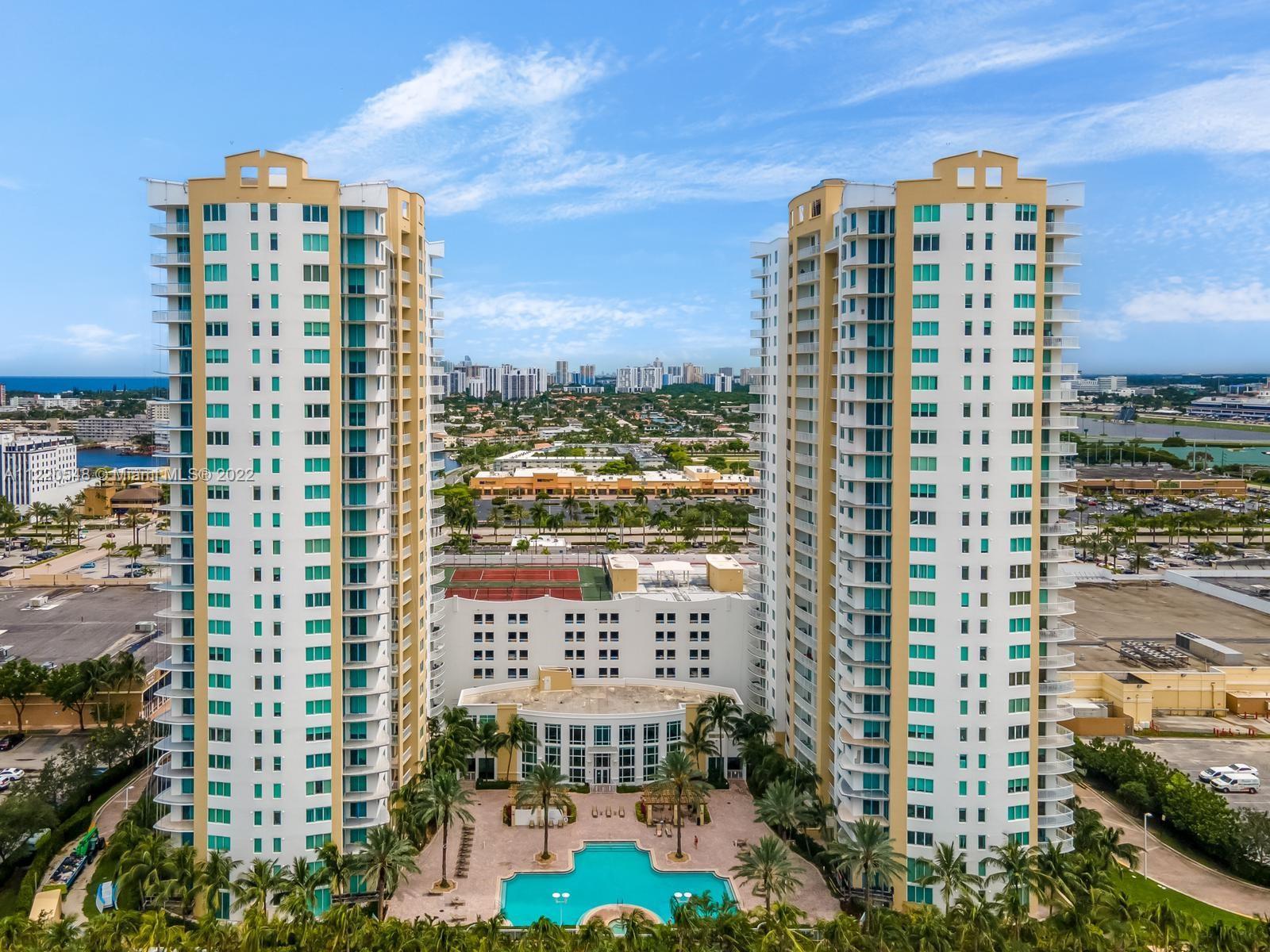 STUNNING VIEW APARTMENT…
Rarely available! Super cozy apt. on 20TH floor with Golf Course, Pool, Oc