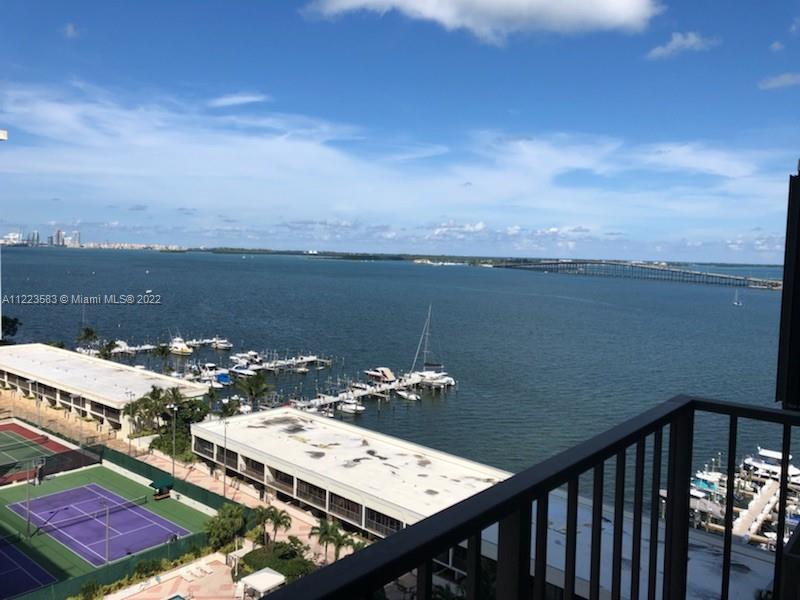 Boater’s Dream. Large 1BD/1.5 Bath with beautiful view of Biscayne bay & Port of Miami.  Unit is 100