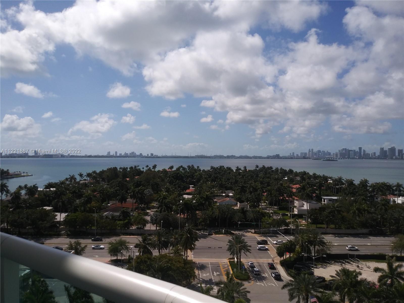 DIRECT South Exposure Downtown Miami Skyline view. 2bd 2BA Unit at luxurious 360 Condo in North Bay 