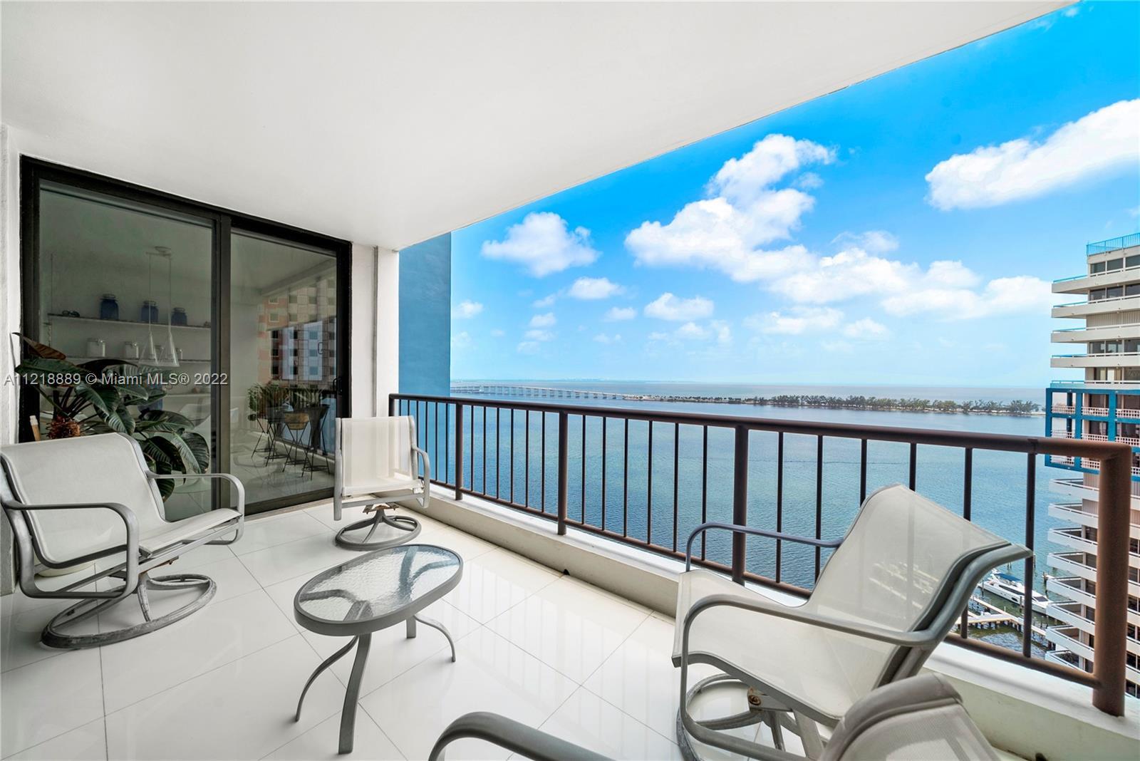 Beautiful residence at Villa Regina in Brickell, with only 3 units per floor and amazing views of Mi