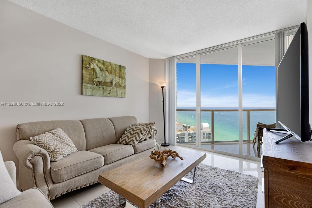 WON'T LAST! SPECTACULAR OCEANFRONT RESIDENCE ON THE 37TH FLOOR AT LA PERLA! 2 BEDROOMS PLUS AN ENCLO