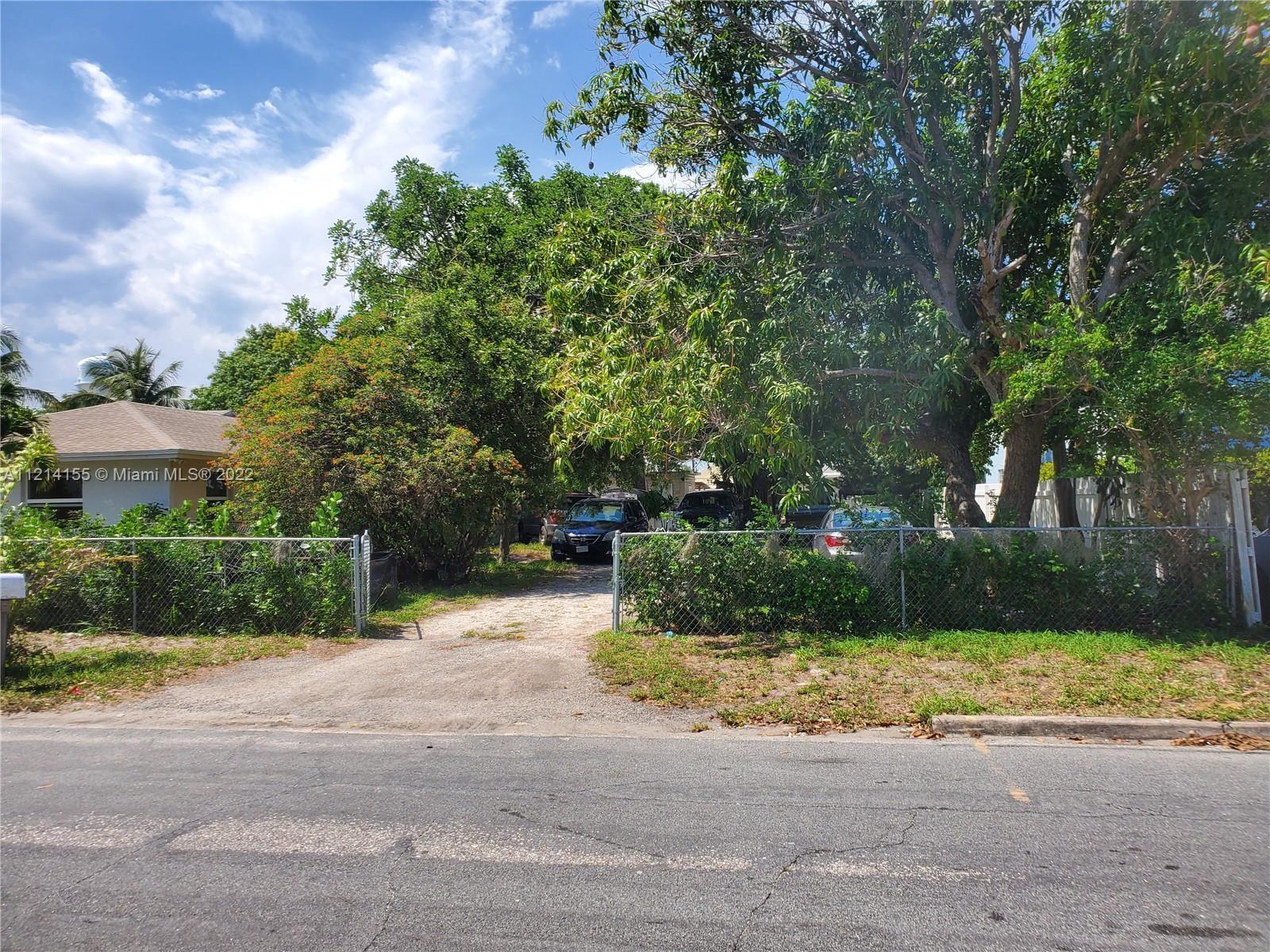 Photo of 1212 N 19th Ave N in Lake Worth, FL
