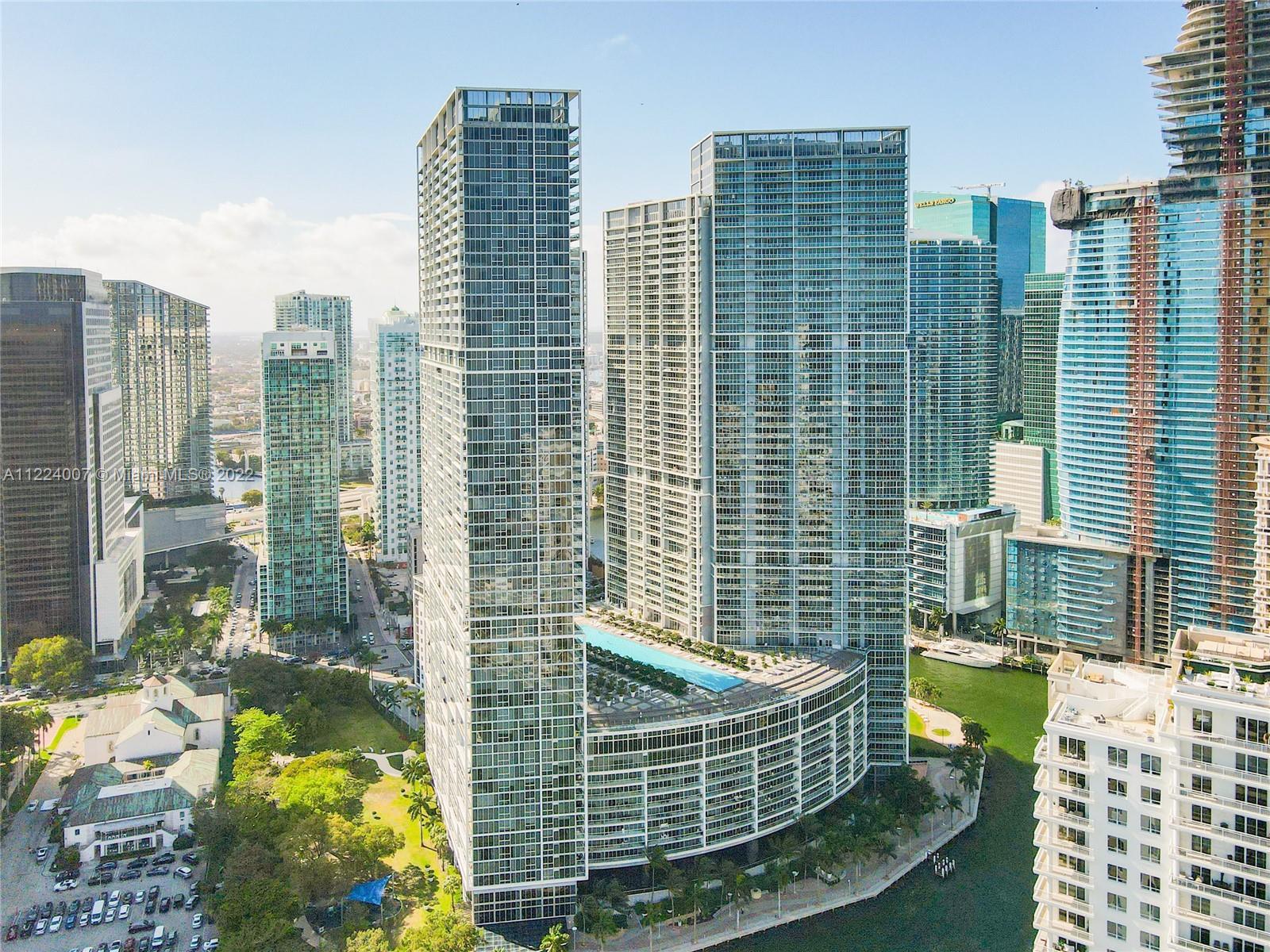 Luxury living at ICON BRICKELL. One of a kind, impeccable maintained unit, 3 Bedrooms, 2 Baths, 1,87