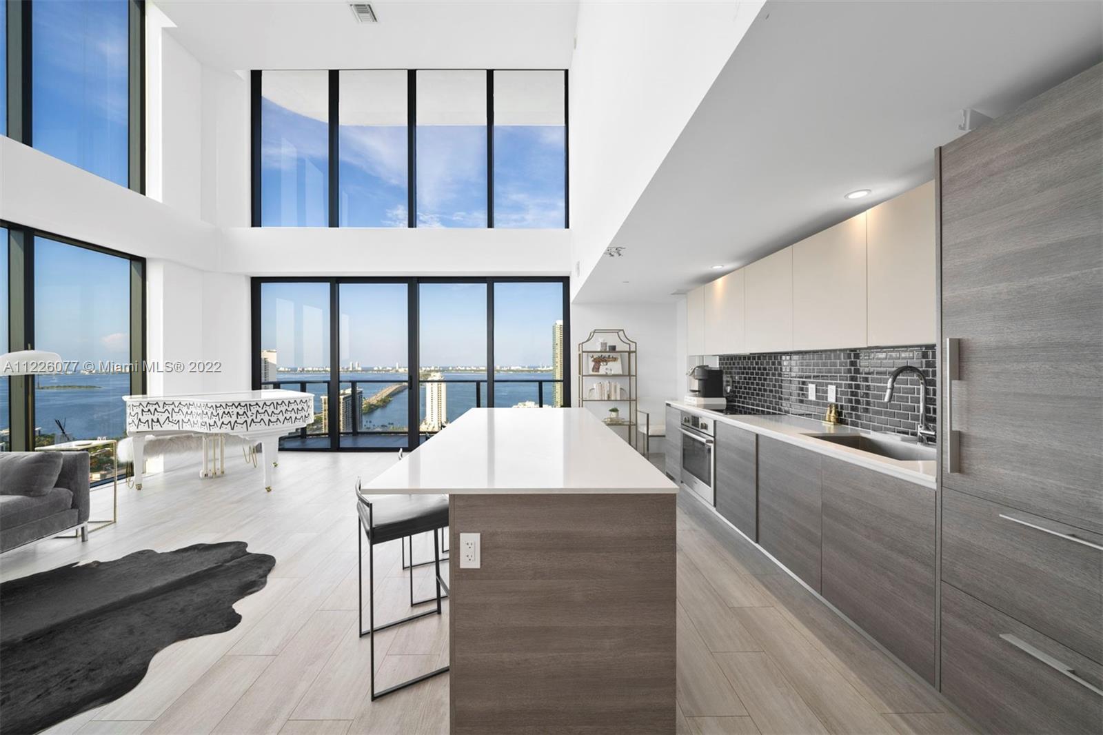 Spectacular and modern 1,866 Sq. Ft. penthouse with breathtaking views of Biscayne Bay and Miami Bea