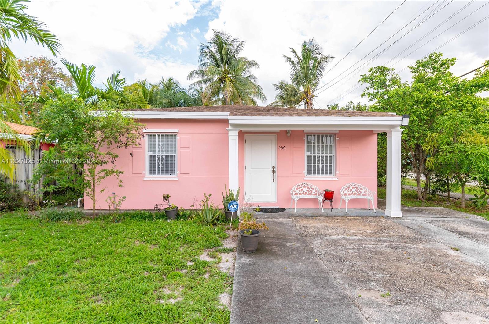 Photo of 450 NW 117th St in Miami, FL