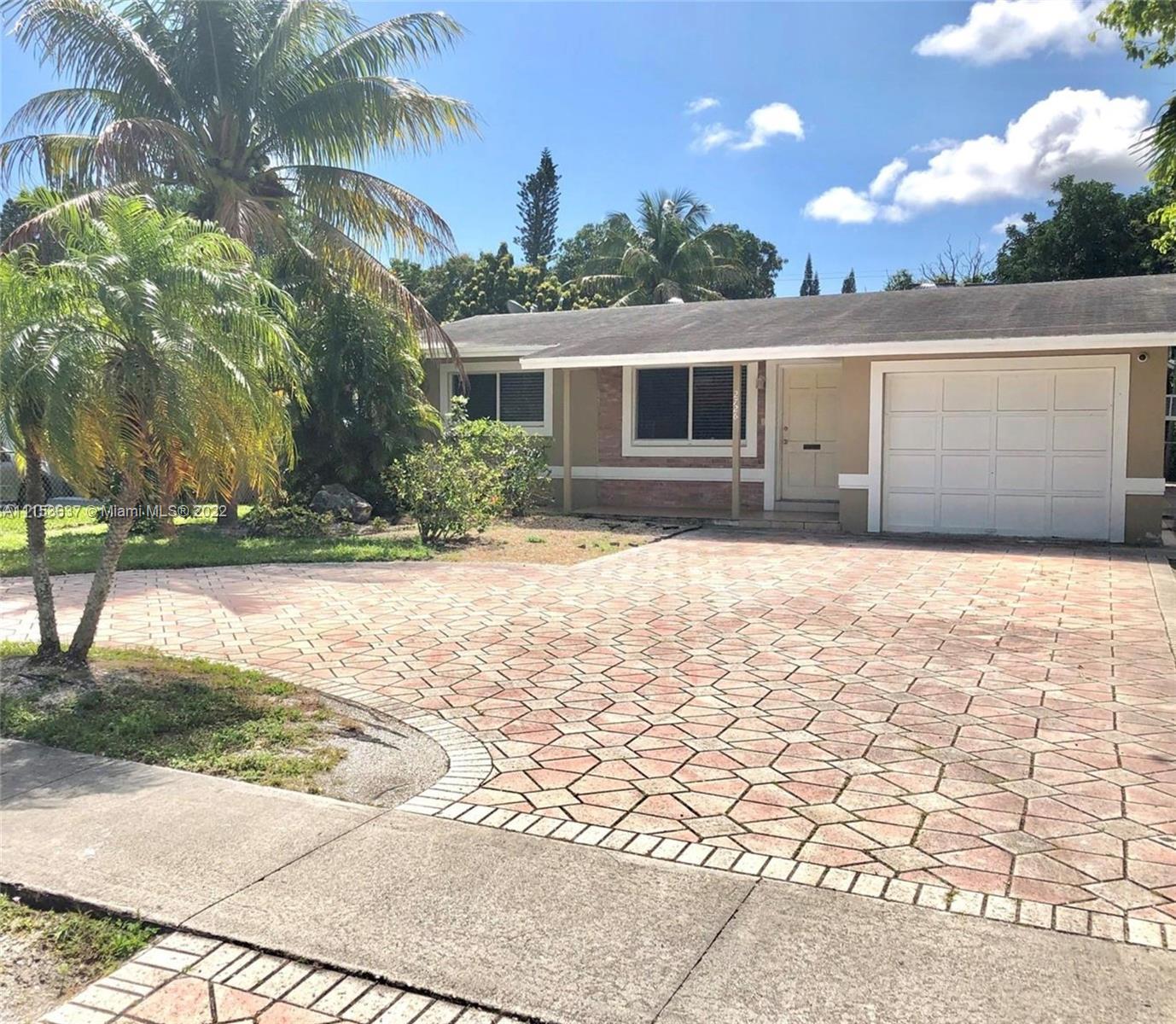 Photo of 2726 Adams St in Hollywood, FL