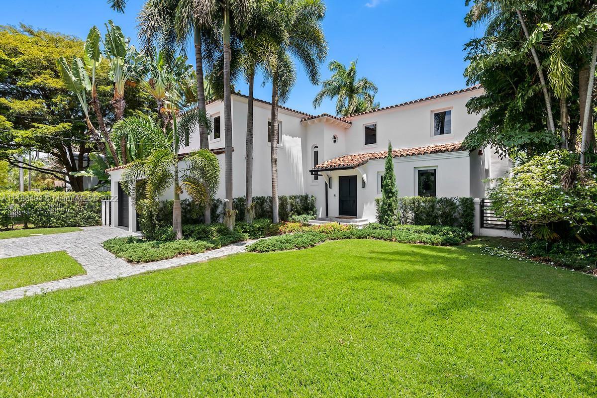 Photo of 5715 N Bay Rd in Miami Beach, FL
