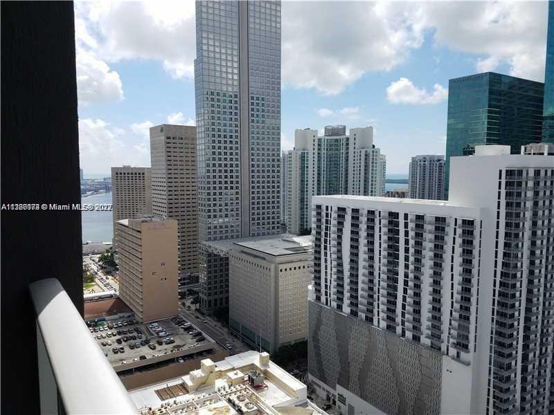 Beautiful condo in Modern Downtown Miami Building. Centro LOFTS Miami offers a lifestyle for those w