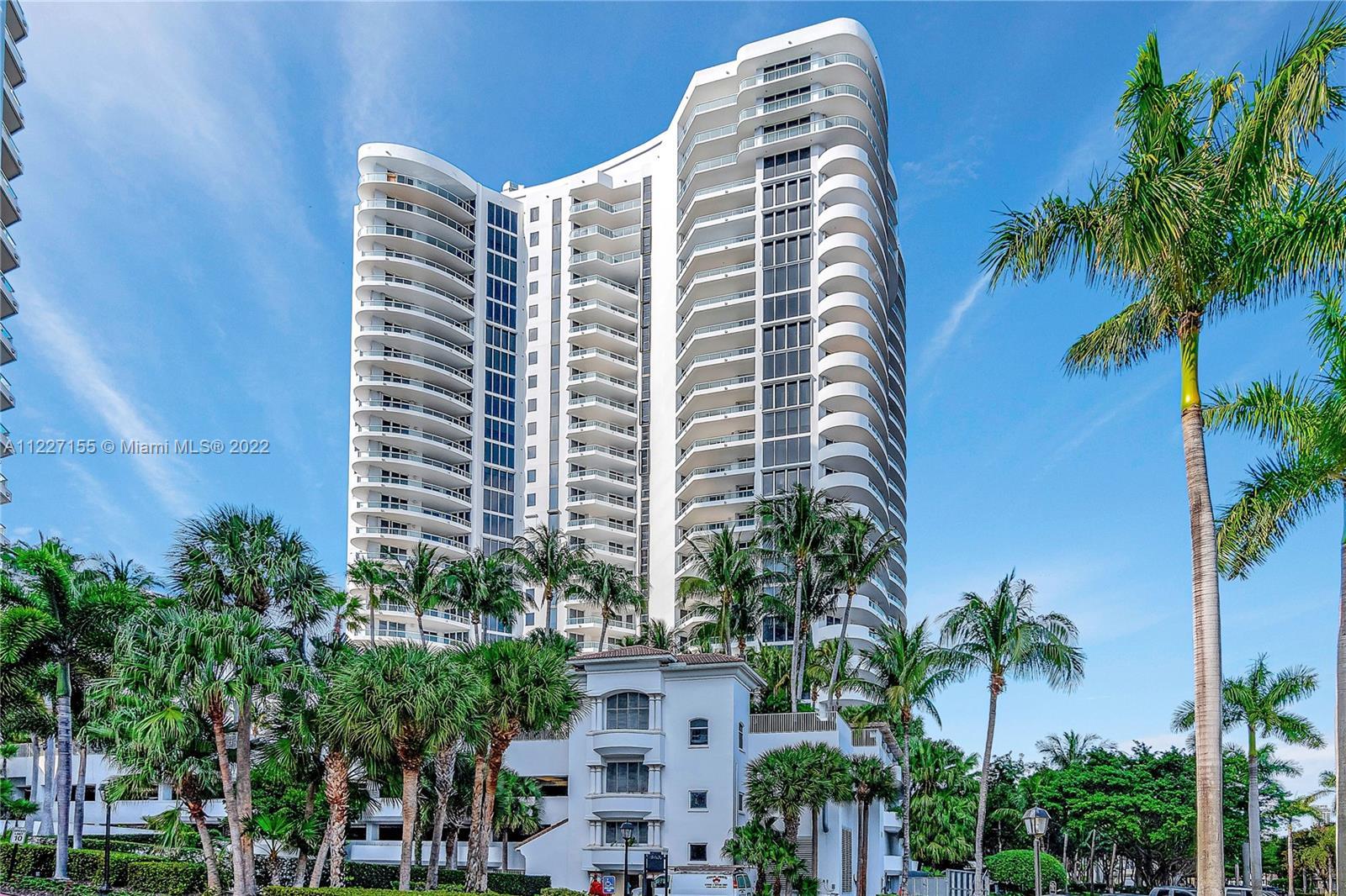 BEST AND UNIQUE OPPORTUNITY AT THE MOST DESIRABLE COMPLEX IN AVENTURA!! 3 Bedrooms, 3 Full Baths, 1 