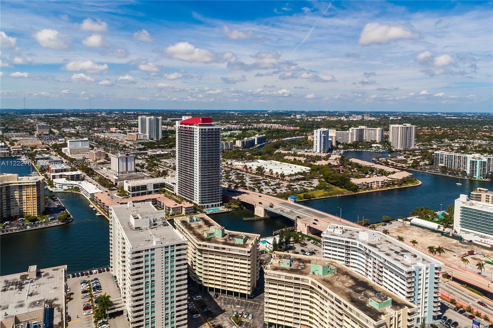 Breathtaking Intracoastal and city views awaits you from this 1 bed plus den/1 bath. 1,086 Sq. Ft un