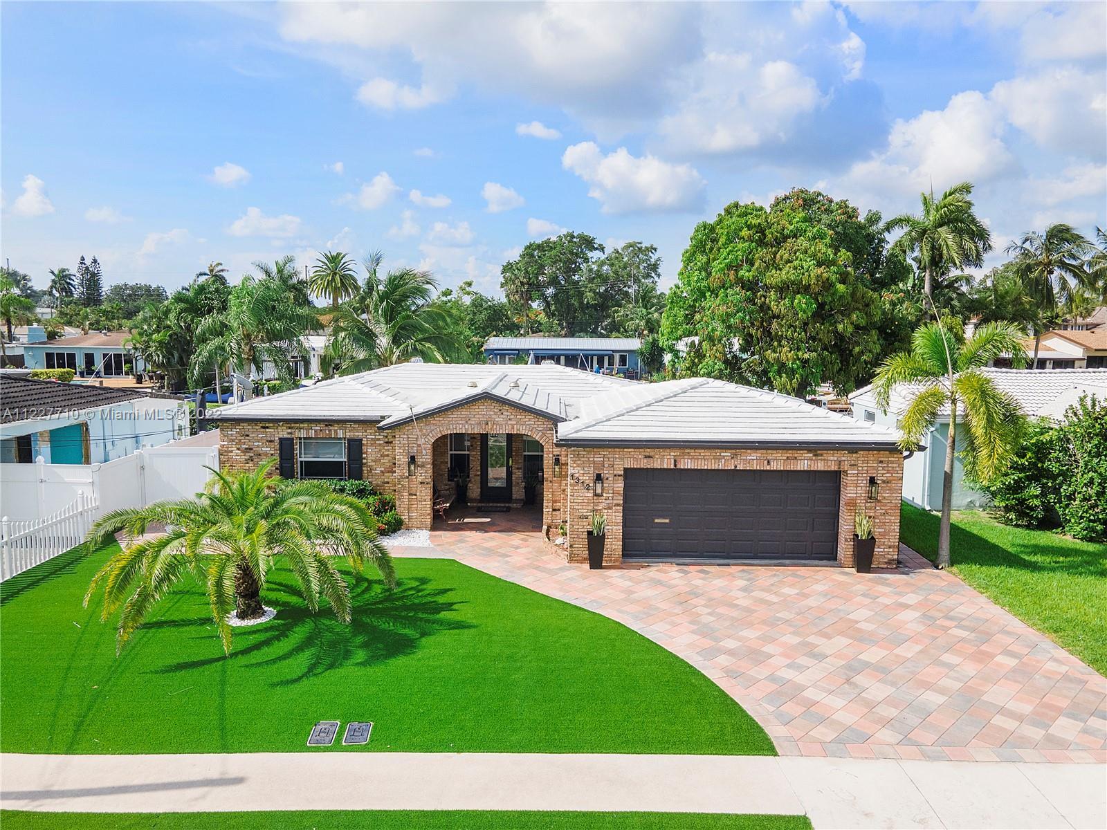 A perfect tropical paradise in the heart of Florida. This home has everything you need; it's fully r
