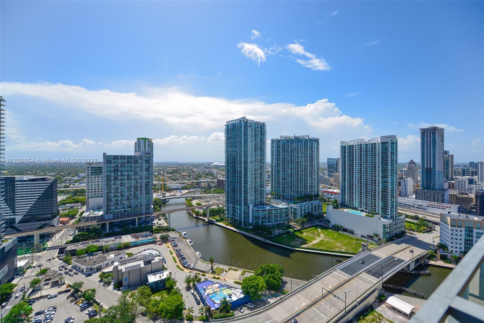 Photo of 68 SE 6th St #2710 in Miami, FL