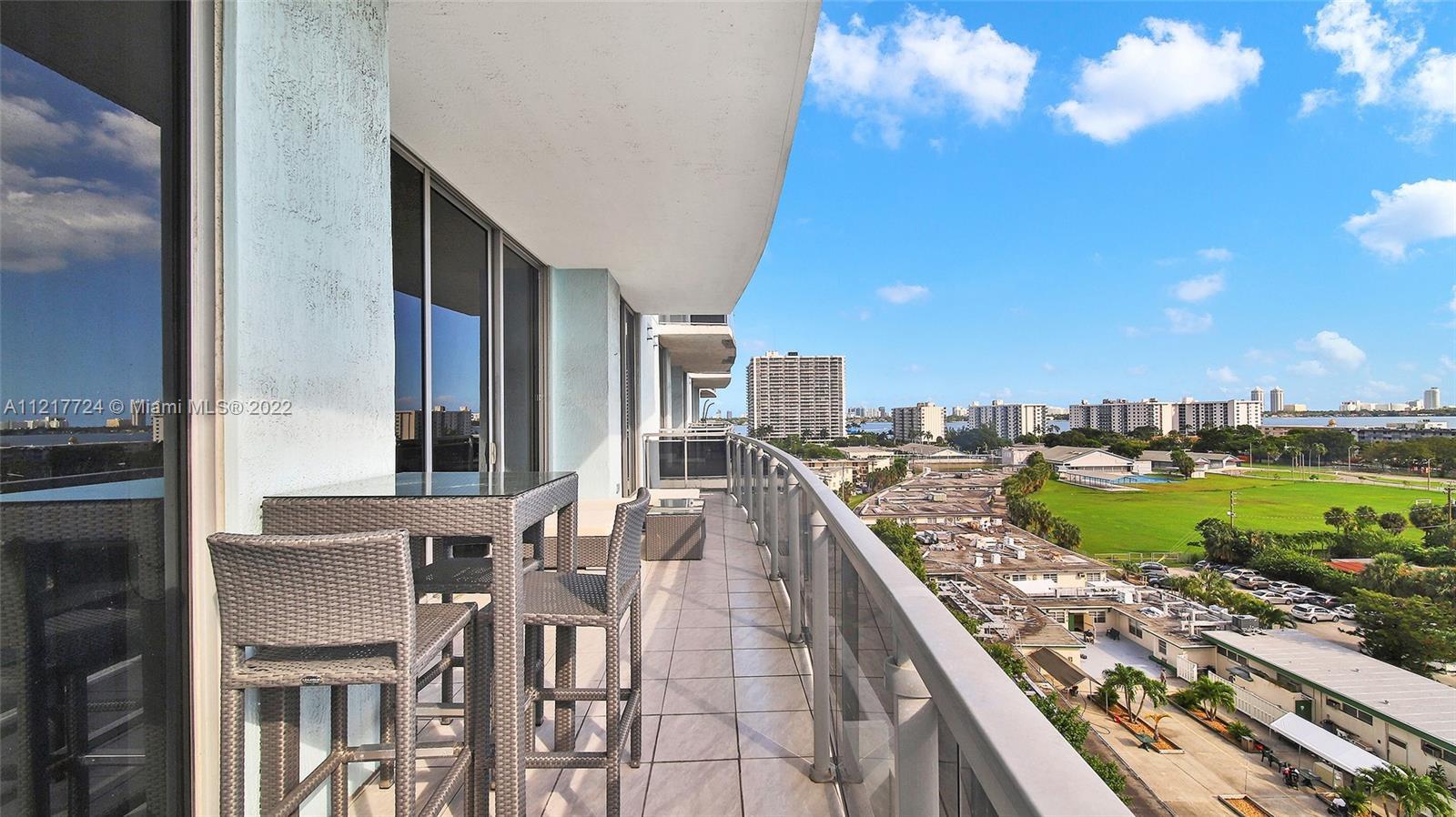 Enjoy the open Bay view and fresh breeze from this extra-large 2BR + Den (1,735 sqft) unit. Large ba