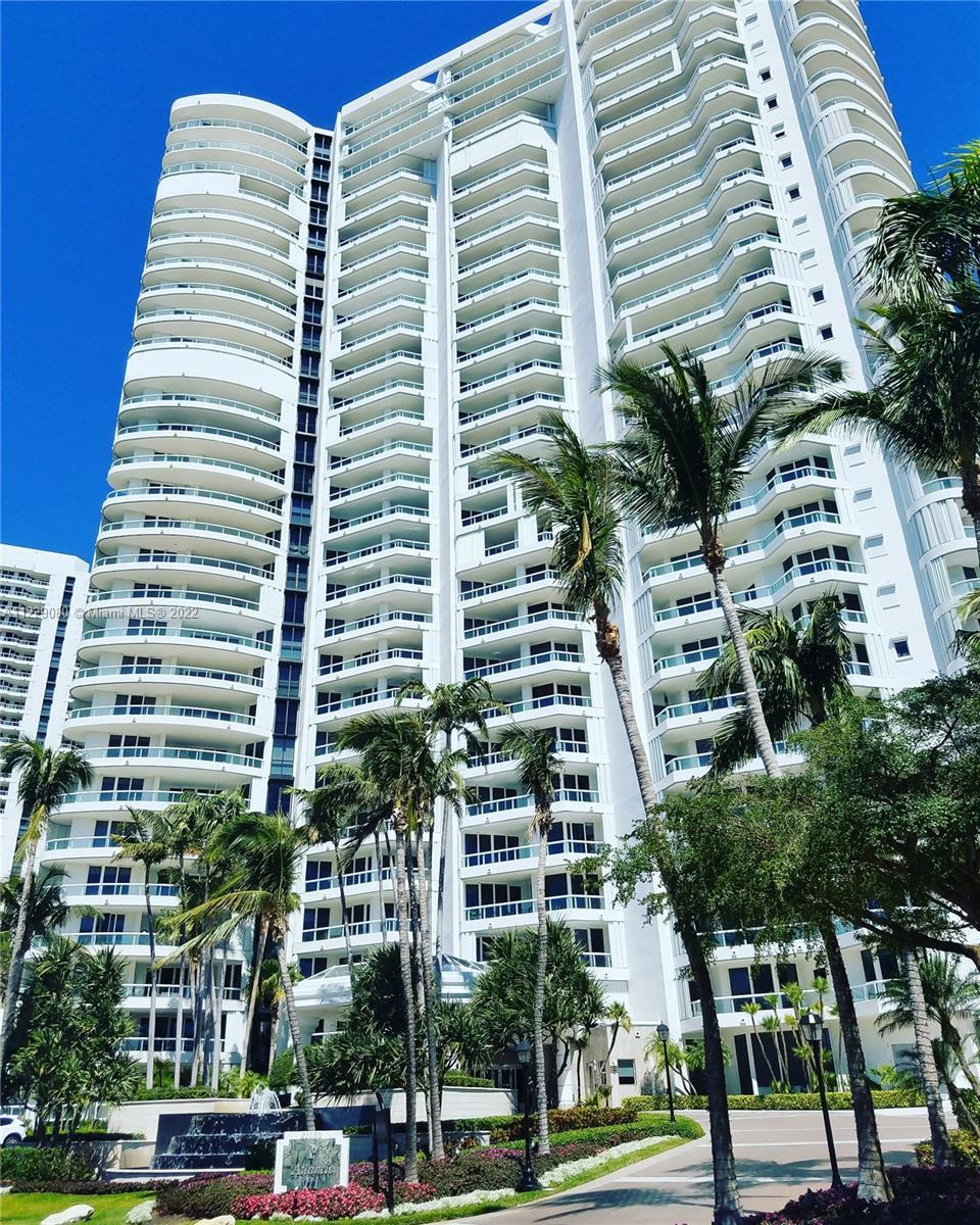 Immaculate apartment in exclusive community at The Point in Aventura Atalntic III. Hardwood floors t