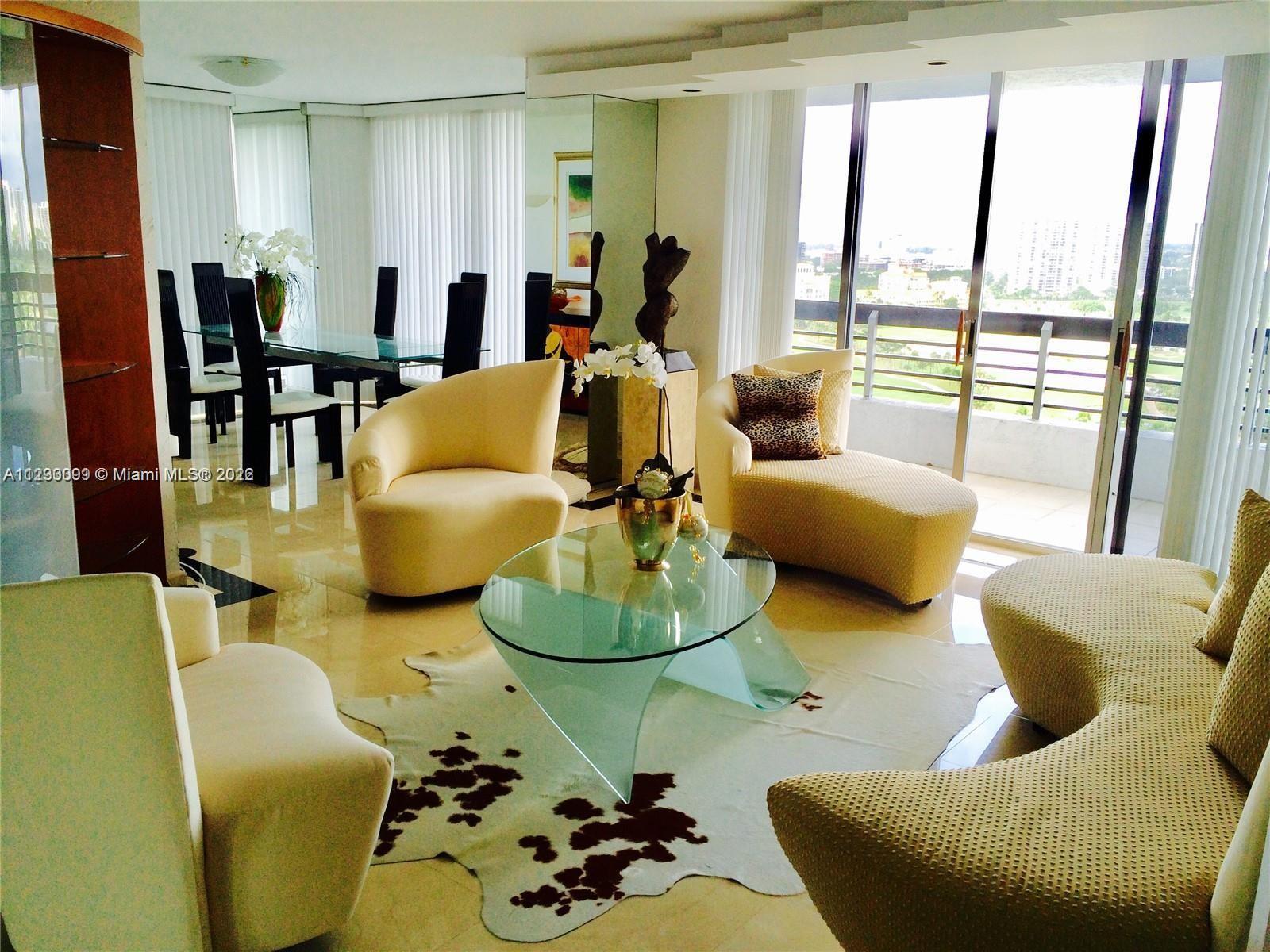 Beautiful 2 bedroom and 2 bathroom lower penthouse apartment. Wall to wall marble floors throughout,
