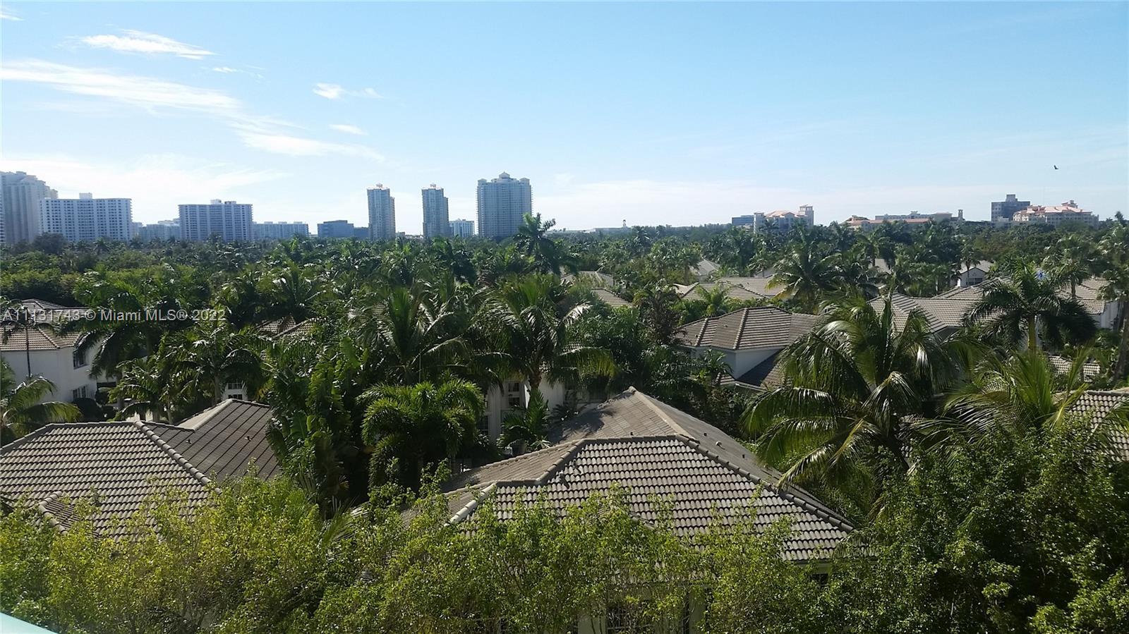 UNIT IS VACANT. SPECTACULAR 3 BED / 3 BATH UNIT IN THE HEART OF AVENTURA. BEAUTIFUL TURNBERRY GOLF V