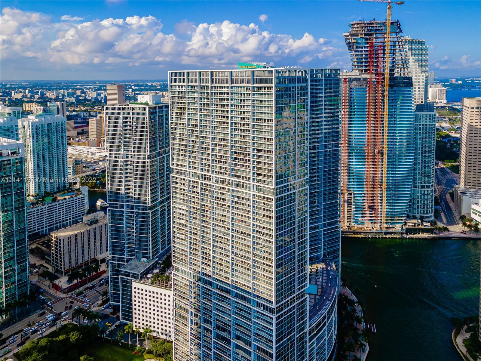 Miami Riches Real Estate presents completely furnished 3 bedroom condo at Icon Brickell Tower 2. Fur