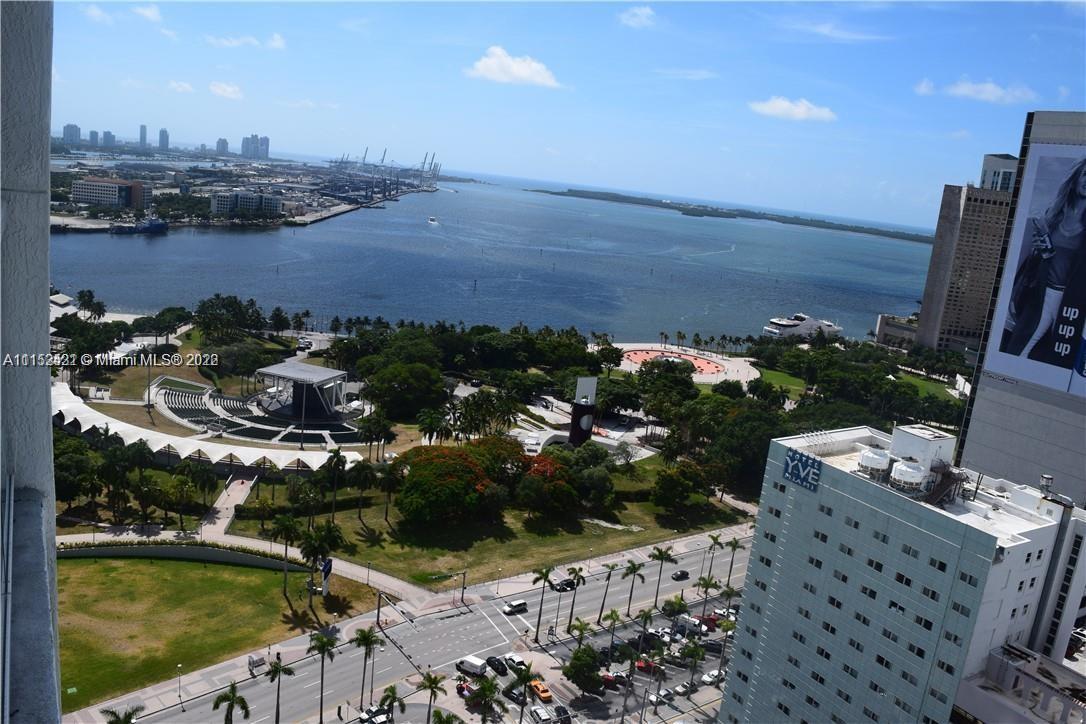 Very centrally located in the heart of downtown Miami. One of the best balcony views overlooking Bis