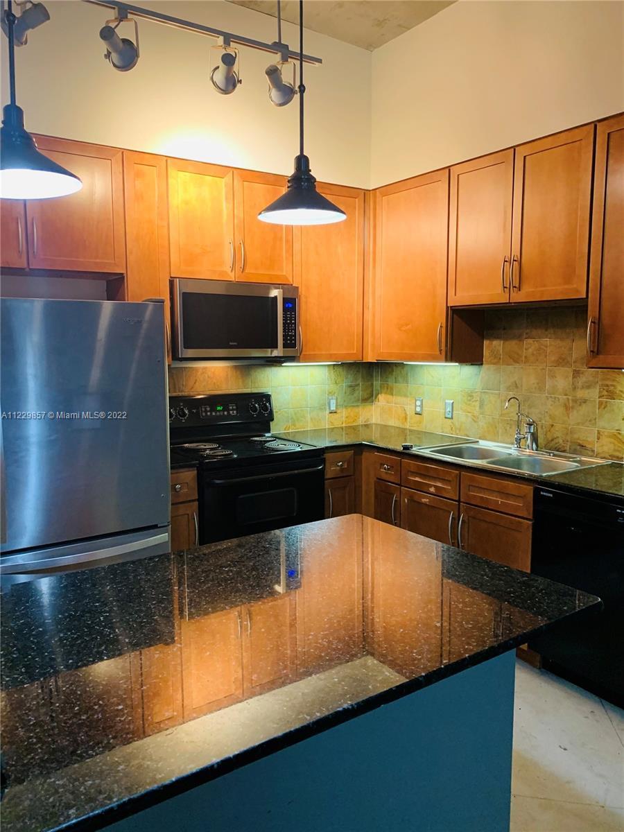GREAT APARTMENT 1 BEDROOM 1 BATH IN A EXCELLET BUILDING LOCATE IN MIAMI EDGEWATER AREA . FABULOUS AM
