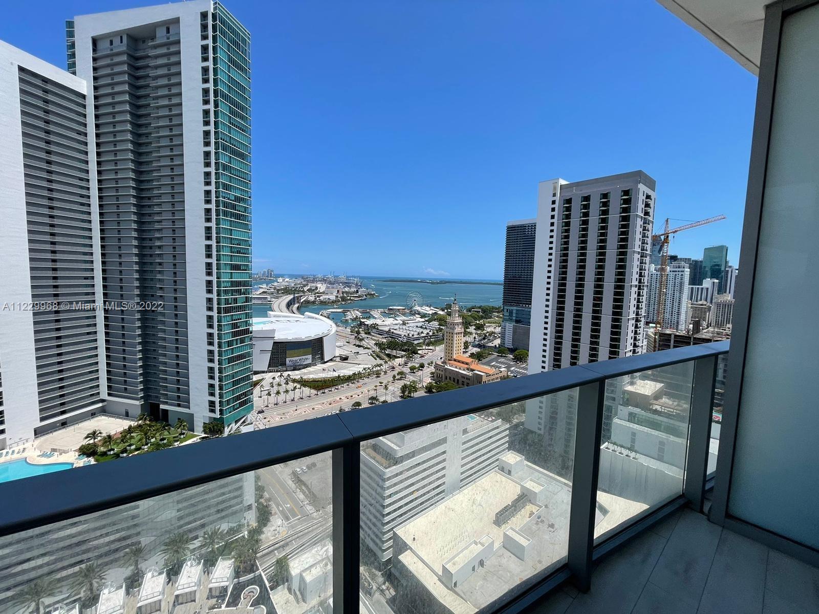 Great unit + CABANA in the most desirable building in Downtown, 2 beds + DEN, 3 baths, Italian kitch
