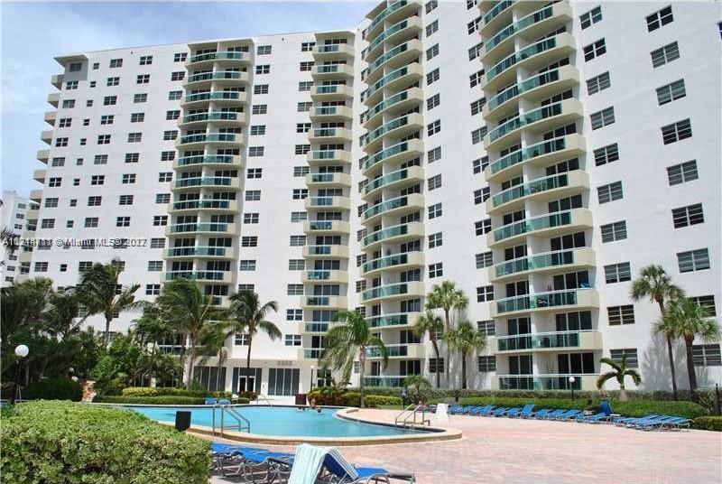 Condo on South Ocean Drive steps to the ocean!  1 bed 1 bath gorgeous lots of amenities including sa