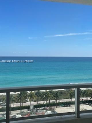 Miami Beach-Specular Oceanfront Condo- 1 Bedroom converted to 2 Bedroom PLUS Den/quest room or use a