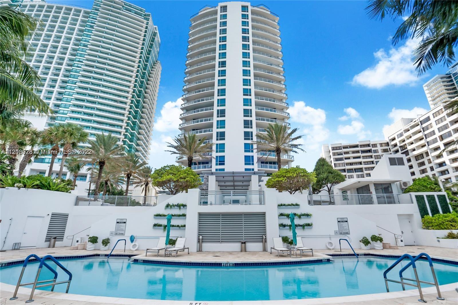 MAGNIFICENT VIEWS OF THE OCEAN, BEACH, SUNSET IN THIS SPACIOUS 3 BEDROOM / 3.5 BATH CORNER UNIT! LIG
