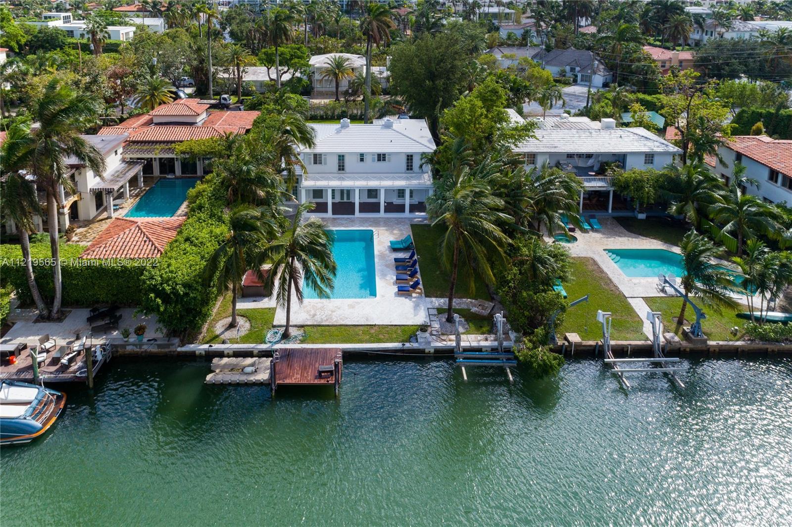Photo of 1431 W 22 St in Miami Beach, FL