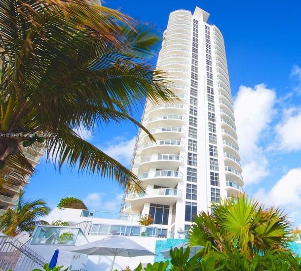 Stunning Direct Ocean view. Building amenities: pool, spa, Jacuzzi, fitness center, business center,