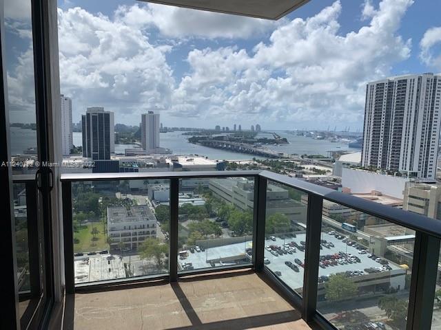 Great Location at the A&E district corner property located in the heart of Miami with an amazing SE 