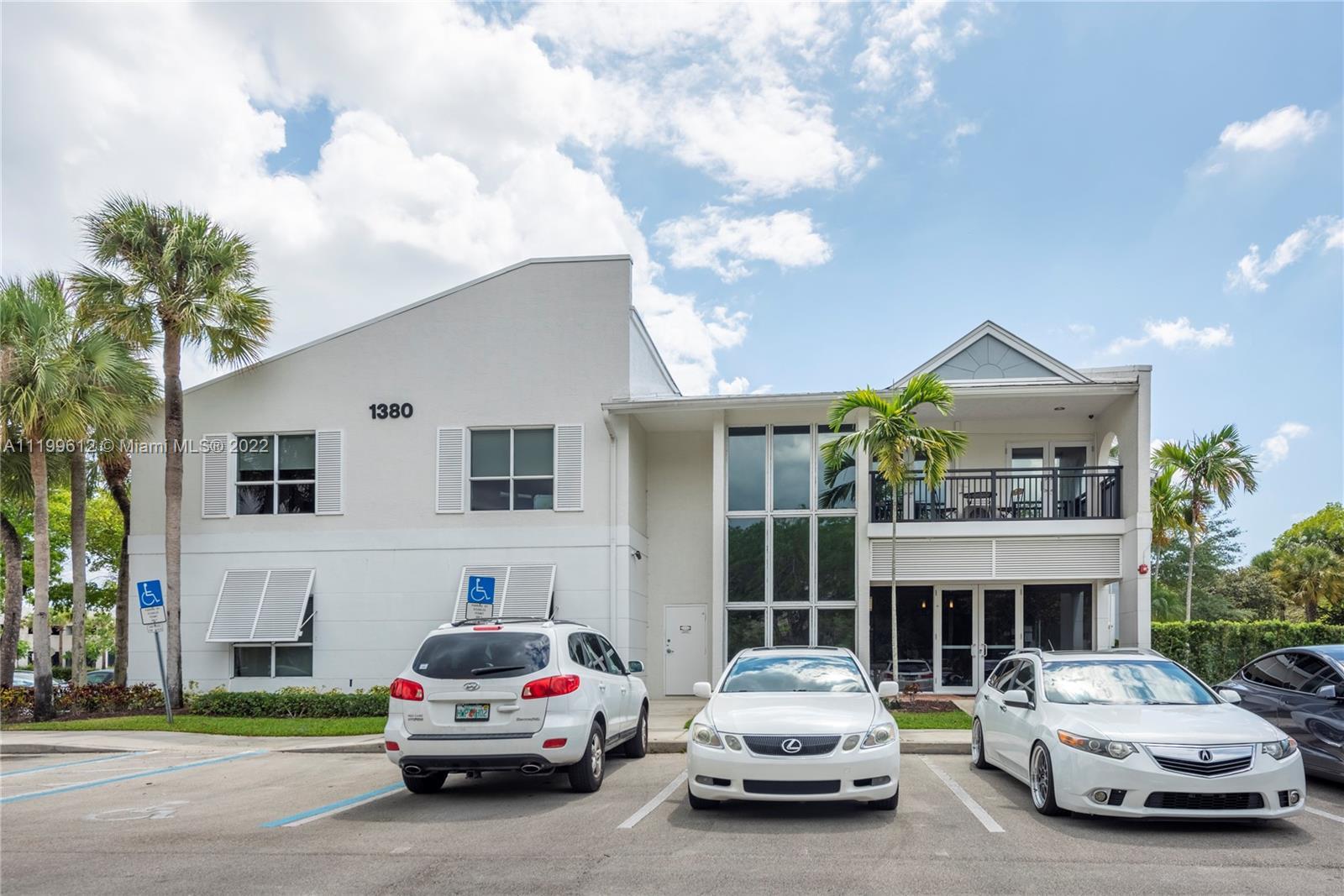 Photo of 1380 N University Dr in Plantation, FL